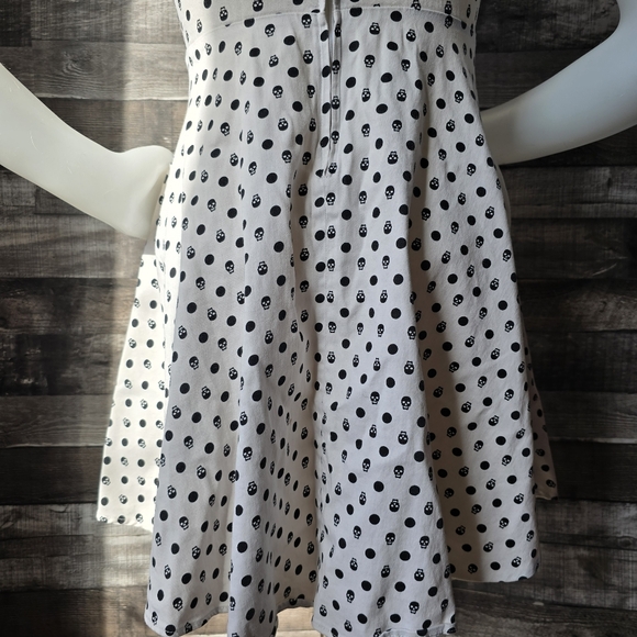 Hot Topic Above Knee White Black Skulls Gothic Dress Women's XS - Picture 9 of 13